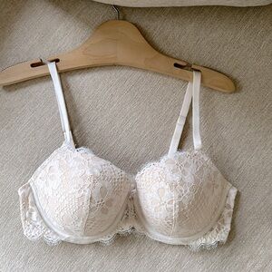 VICTORIA’S SECRET💕New Lace Bra Beige 36D